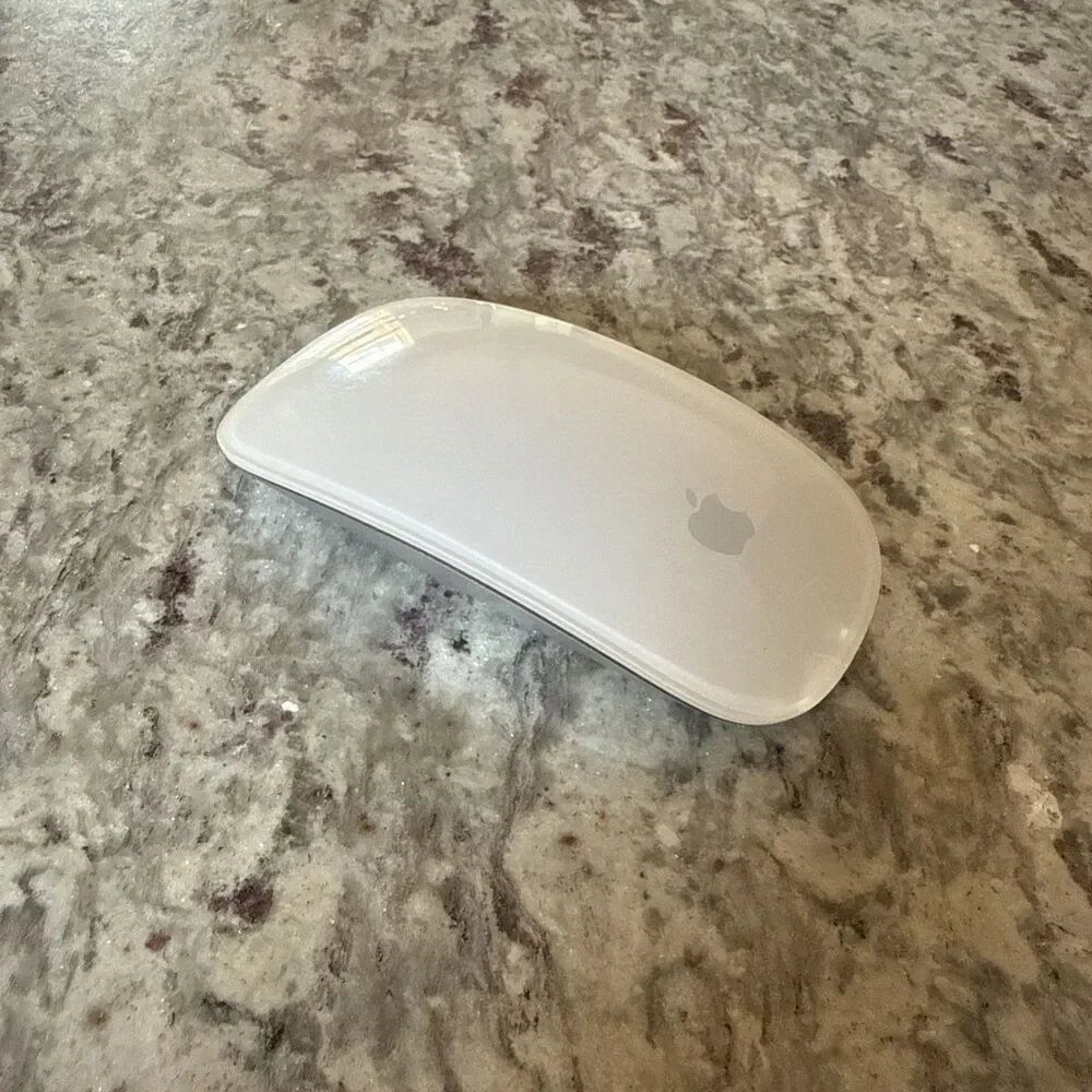 GENUINE Apple Magic Mouse 1st Gen A1296 Wireless Tactile/Multi-Touch Mouse